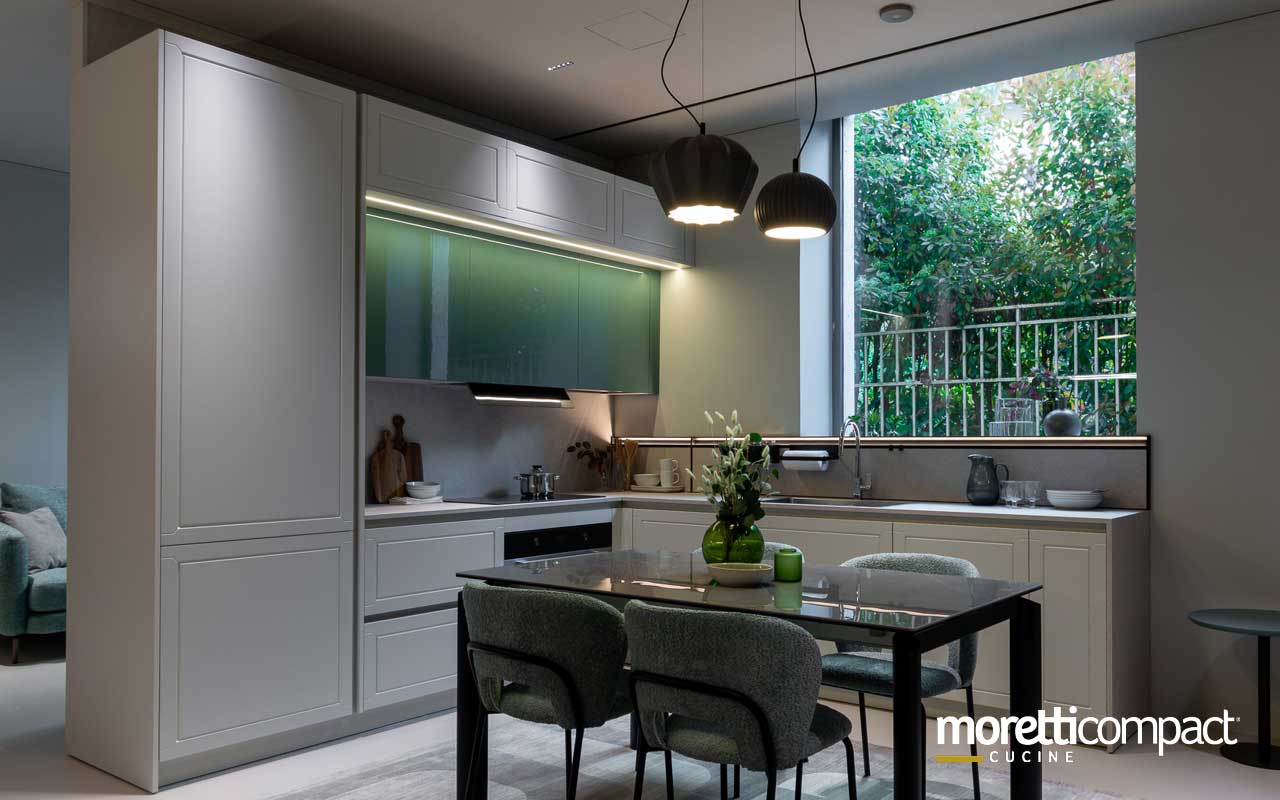 Cucina ad angolo Myriad con sistema Wall-Panel