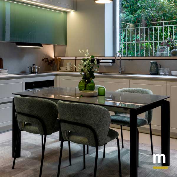 Tavolo con piana in Pietra Gray