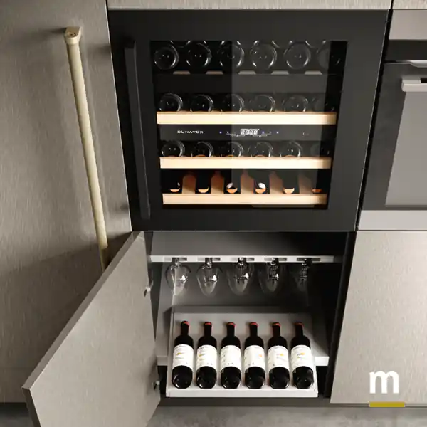 Colonna attrezzata Colonna attrezzata